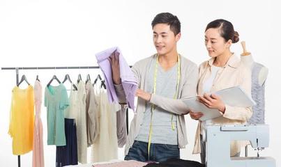 服裝流水線車工告訴你 買衣服只看牌子，那你就OUT啦